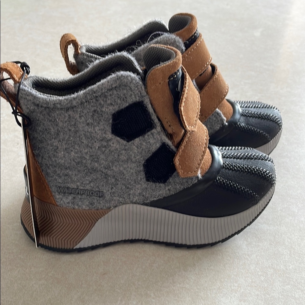Sorel Out N About Waterproof Gray and Brown High-Top Boots with Sturdy Sole